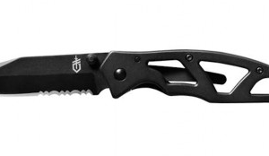 Dolk - Paraframe Tanto Serrated Black